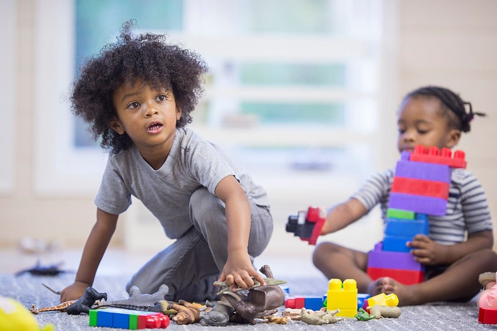 creche playing